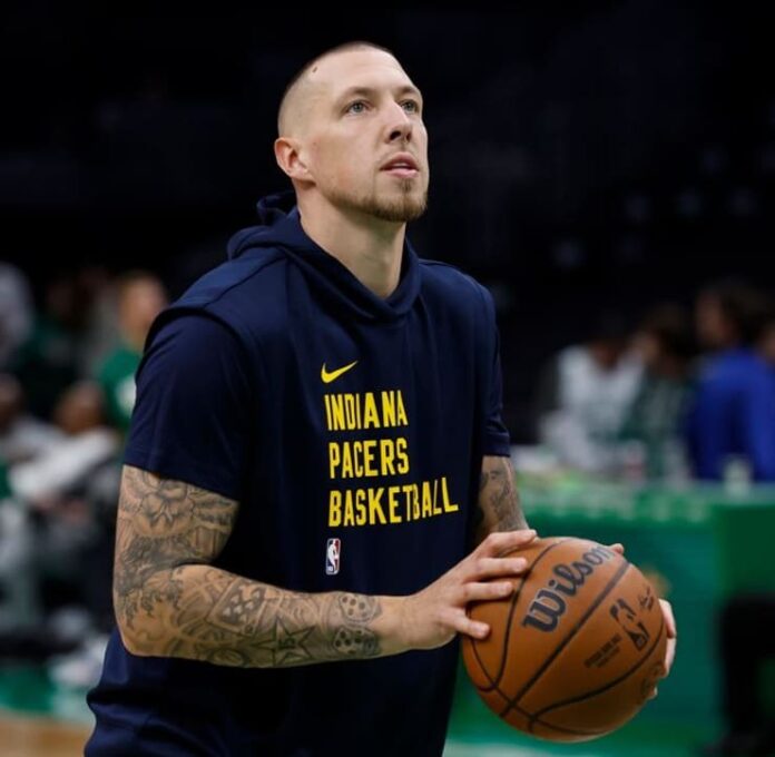 Los Angeles Clippers to sign center Daniel Theis after Pacers buyout